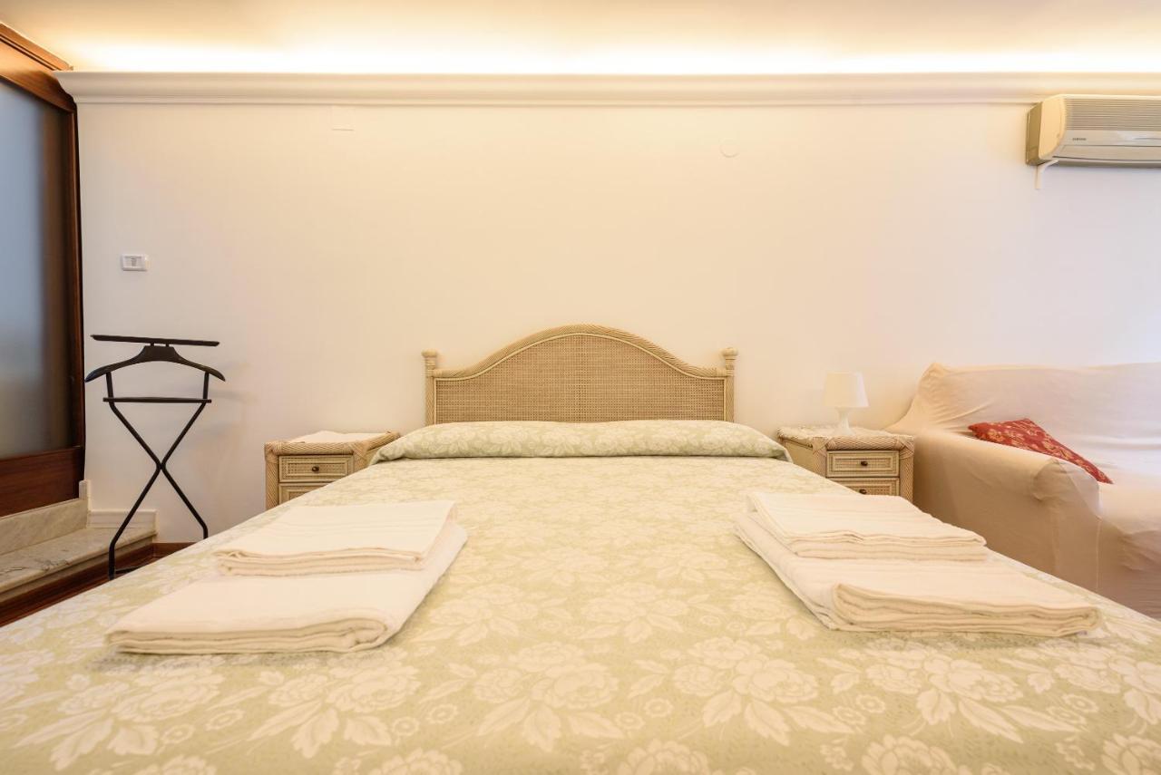 Via Avvocata 25 Apartment Napoli Bagian luar foto