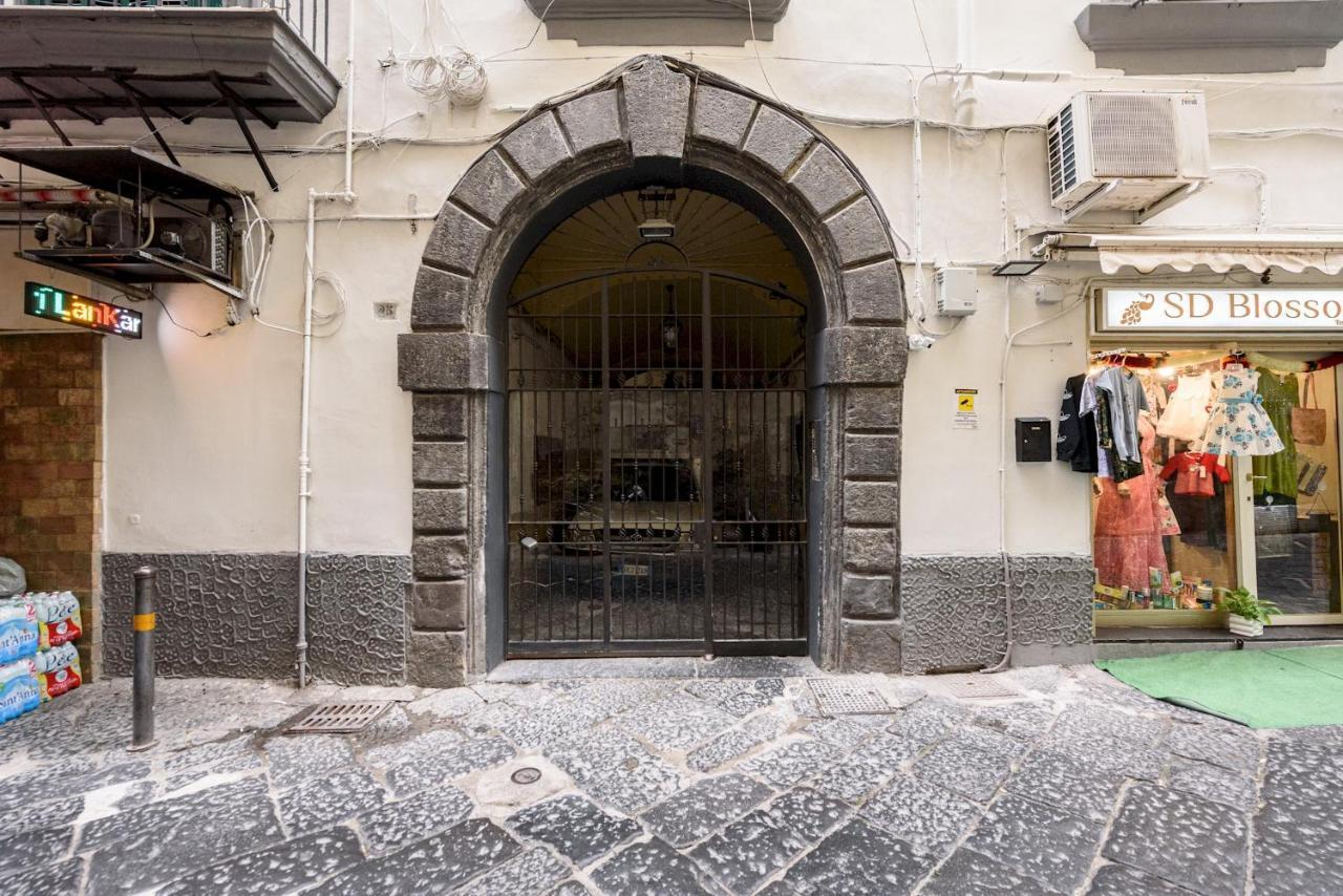 Via Avvocata 25 Apartment Napoli Bagian luar foto